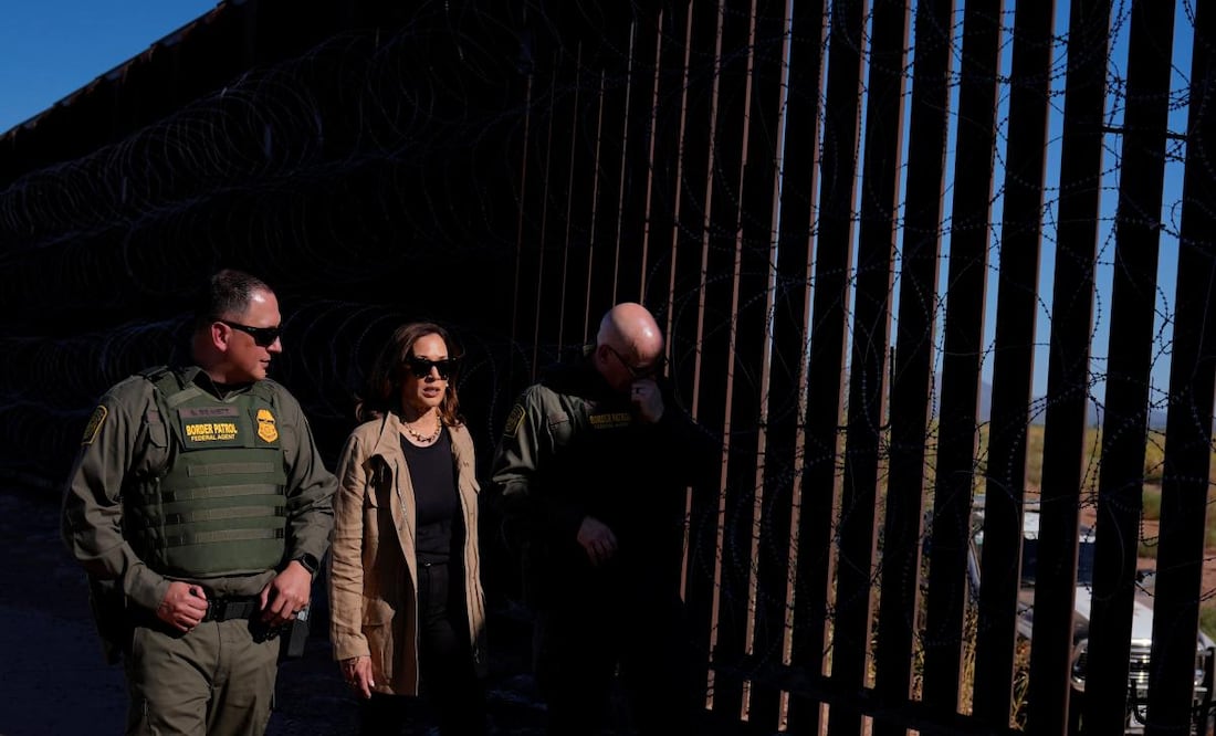 Kamala Harris, candidata demócrata a la presidencia de EE.UU., prometió reforzar la frontera, mantener restricciones al asilo, y combatir a los cárteles si es elegida. Foto: AP