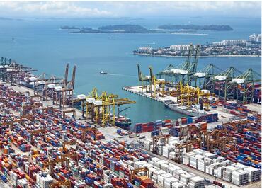 Guerra comercial: Entra en vigor el arancel de 10% impuesto por Trump sobre buena parte de las importaciones a EU