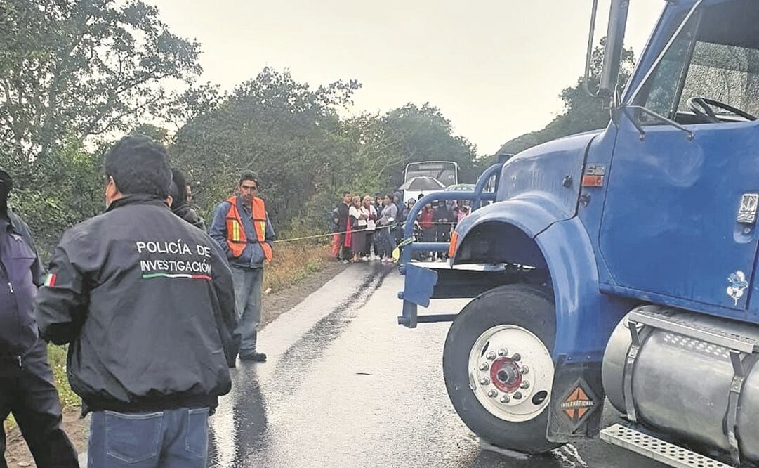 Cuerpos de emergencia llegaron a la zona del choque. Foto: Especial.