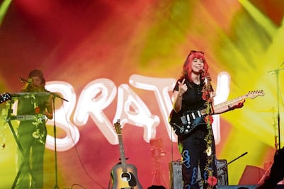 A Bratty, las críticas machistas se le resbalan