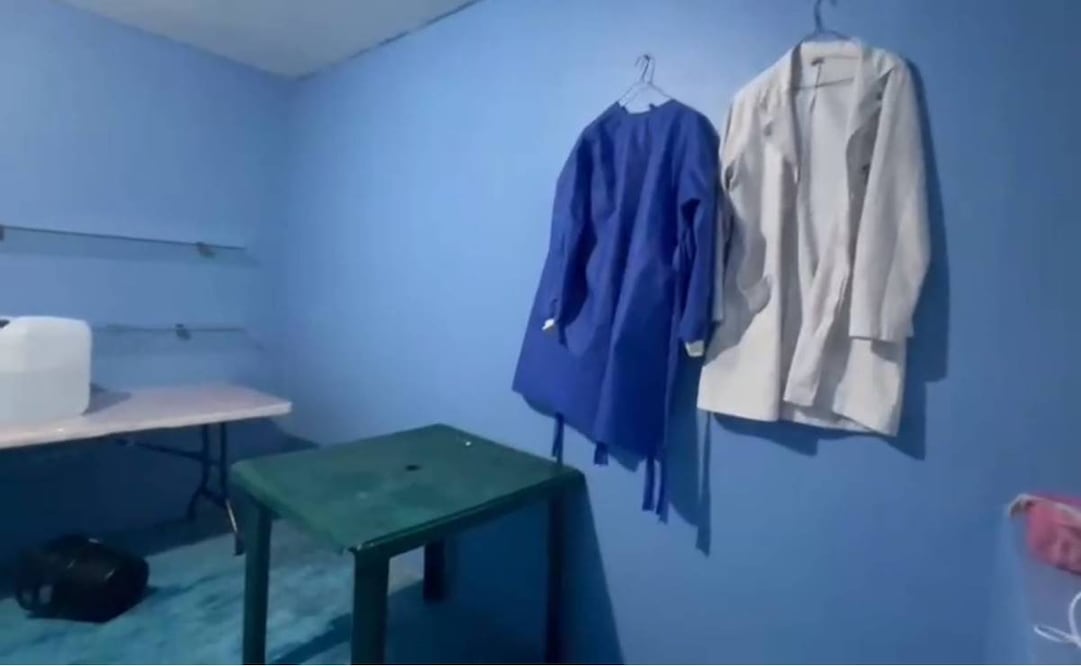 En el lugar había bidones con químicos precursores para la elaboración de droga conocida como cristal, batas quirúgicas, un horno de secado y diversos instrumentos para el manejo de químicos. Foto: Especial.