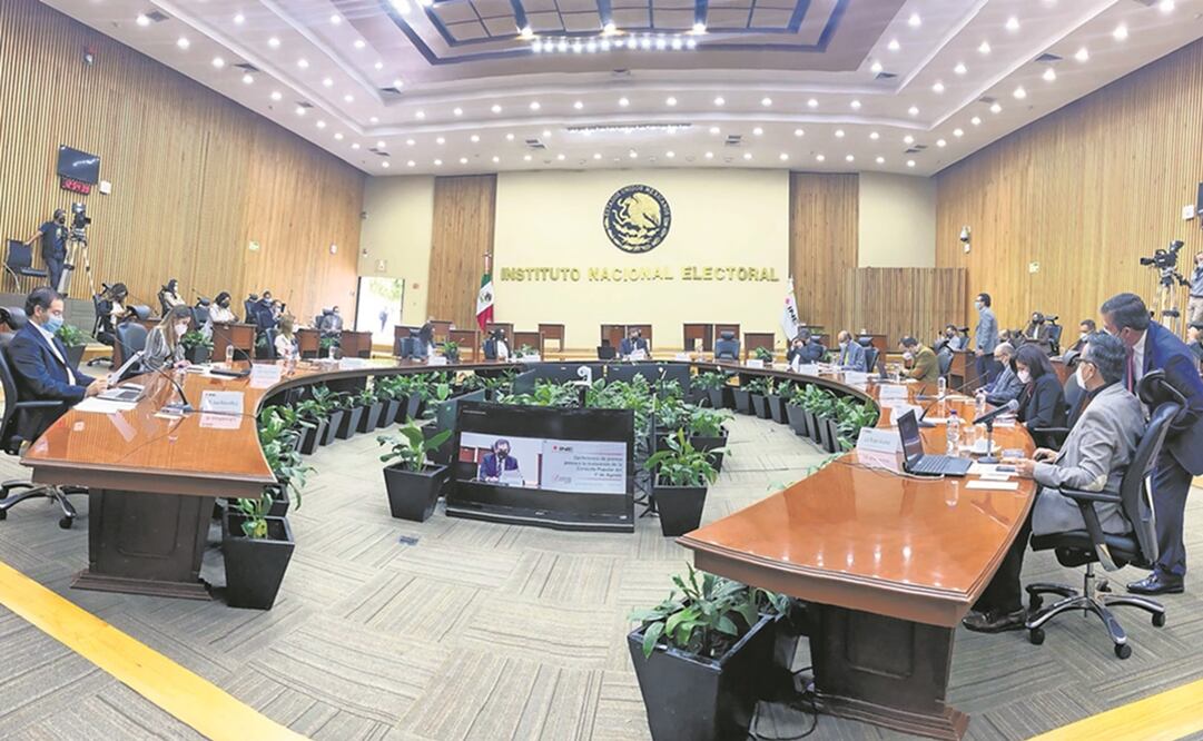 Ante la determinación del INE de aplazar la revocación de mandato, los gobernadores exigieron una perspectiva garantista. Foto: ARCHIVO EL UNIVERSAL