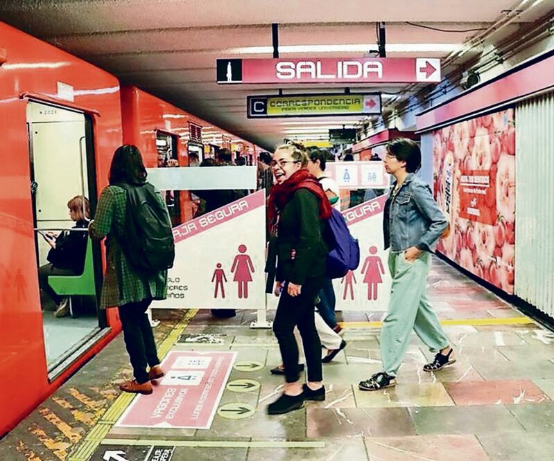 Sociedad enferma. La Iglesia católica en México considera que separar a hombres de mujeres en los medios de transporte es un síntoma de enfermedad social. ARCHIVO EL UNIVERSAL