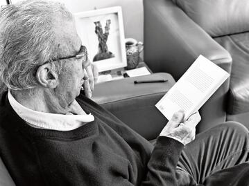 “La poesía también está en las rancheras de José Alfredo Jiménez”: una entrevista a Darío Jaramillo