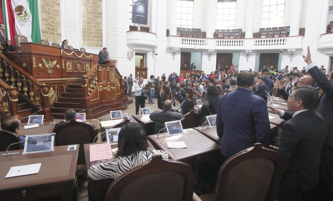Mauricio Tabe Echartea insistió en que antes de pensar en transferir recursos a la Universidad de la Salud, Morena debe primero pensar en ofrecer seguridad social y créditos hipotecarios a los trabajadores del Congreso. ARCHIVO EL UNIVERSAL