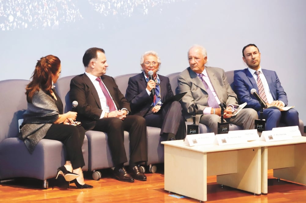 Fernanda Familiar, Ulrich Richter Morales, Olga Sánchez Cordero, Marcos Fastlicht y Maximiliano García, en la presentación del libro El Ciudadano Republicano y la Cuarta Transformacion. Foto: BERENICE FREGOSO. EL UNIVERSAL