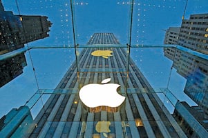 Apple destrona momentáneamente a Nvidia como empresa más valiosa del mundo; pugna por liderazgo refleja el auge del sector de IA