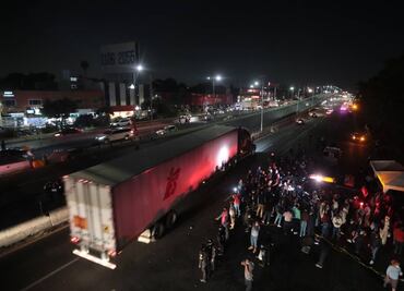 Liberan un carril de Periférico Norte tras casi 13 horas de bloqueo por asesinato de Hugo