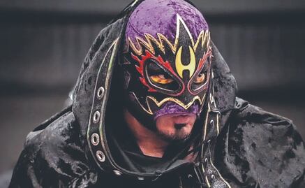 Hechicero, el esteta que es comentarista de televisión; da voz a las hazañas de la lucha libre