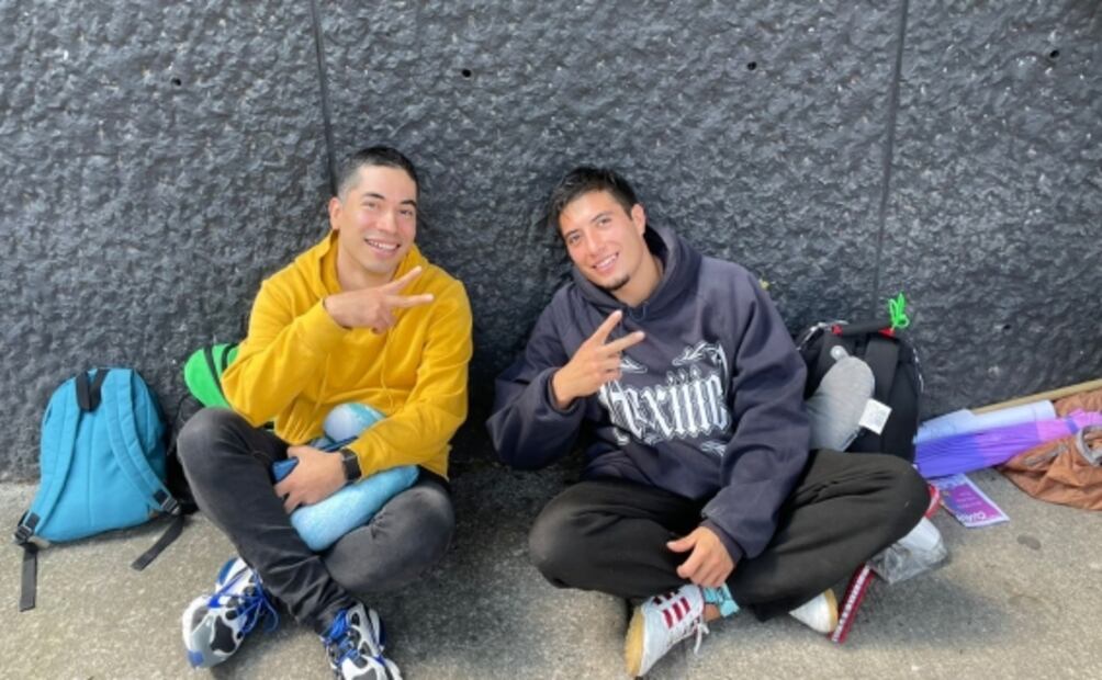 Fans de Dua Lipa ya hacen fila afuera del Foro Sol para el concierto de la cantante