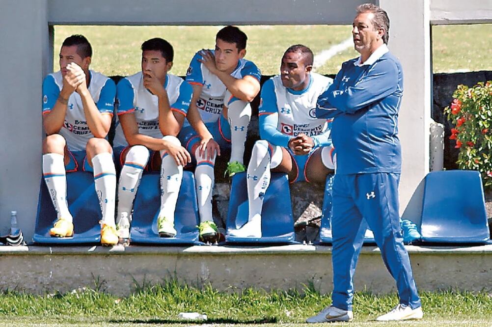 El técnico cruzazulino manifestó que la pretemporada fue la indicada para iniciar el torneo con todo (ÁLVARO PAULIN. IMAGO7)