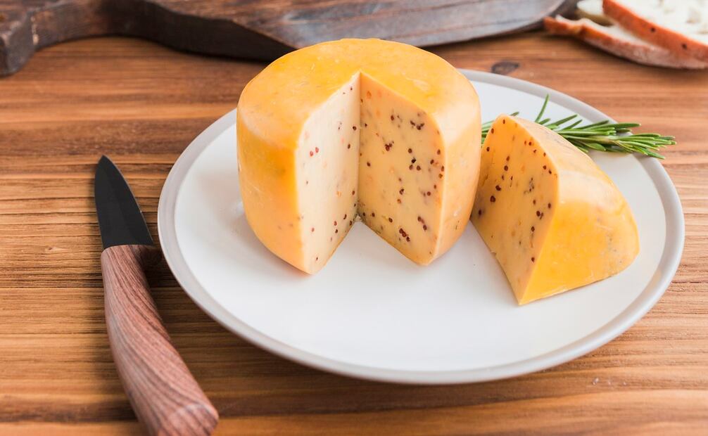 Prueba aperitivos gourmet en el Festival del Queso y el Chocolate 2025. Foto: Freepik