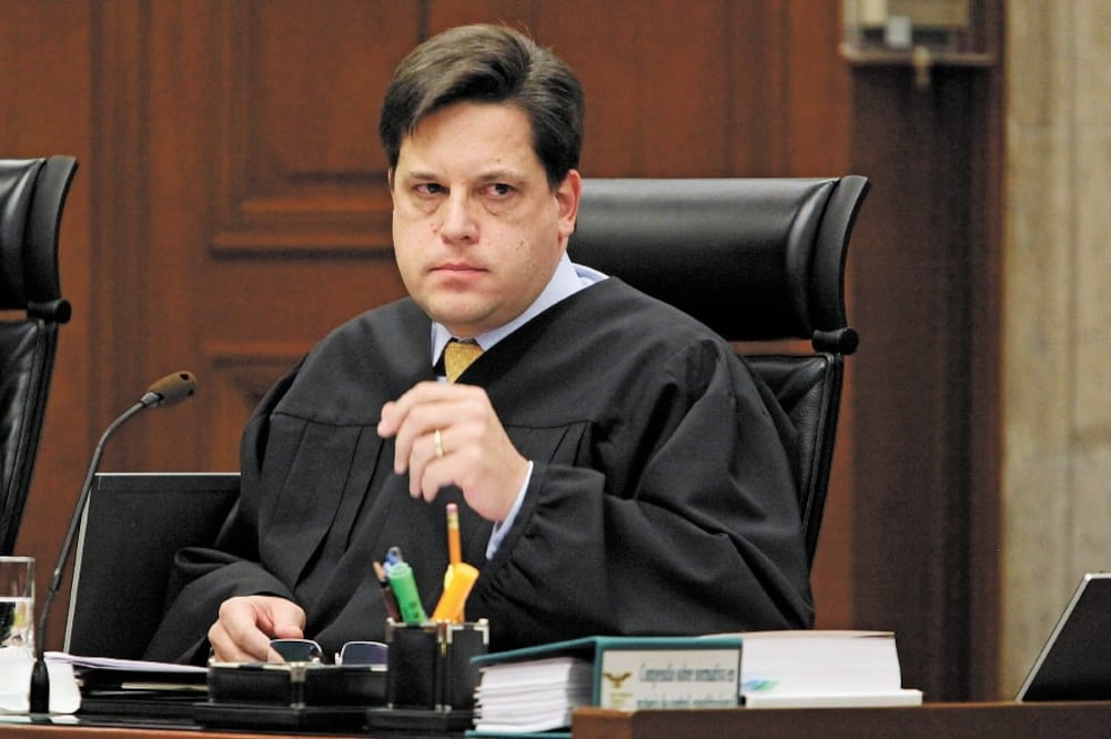 Cuando la Fiscalía General de la República niegue información, el particular puede recurrir la decisión ante el Inai, dijo el ministro Alfredo Gutiérrez. Foto: Archivo / El Universal