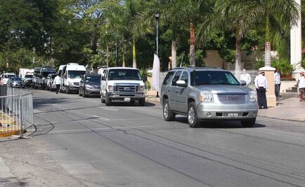  Recibe Raúl Castro medalla "General Salvador Alvarado"