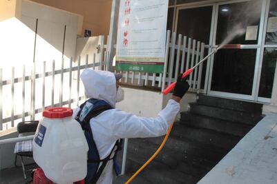 Sanitizan espacios públicos en alcaldía Benito Juárez por Covid-19