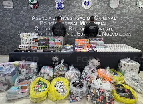 Aseguran casi 3 mil vapeadores, un arma y cigarros de marihuana durante cateo en San Nicolás, Nuevo León; hay tres detenidos