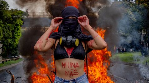 El riesgo de violencia sexual que corren las mujeres que participan en las protestas de Colombia