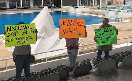 Familiares de nadadores protestan contra Kiril Todorov