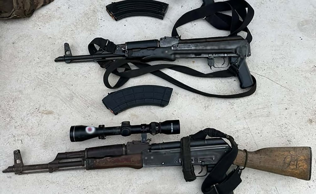 Armas aseguradas por elementos de seguridad durante el operativo en Sinaloa (06/07/2026). Foto: Especial