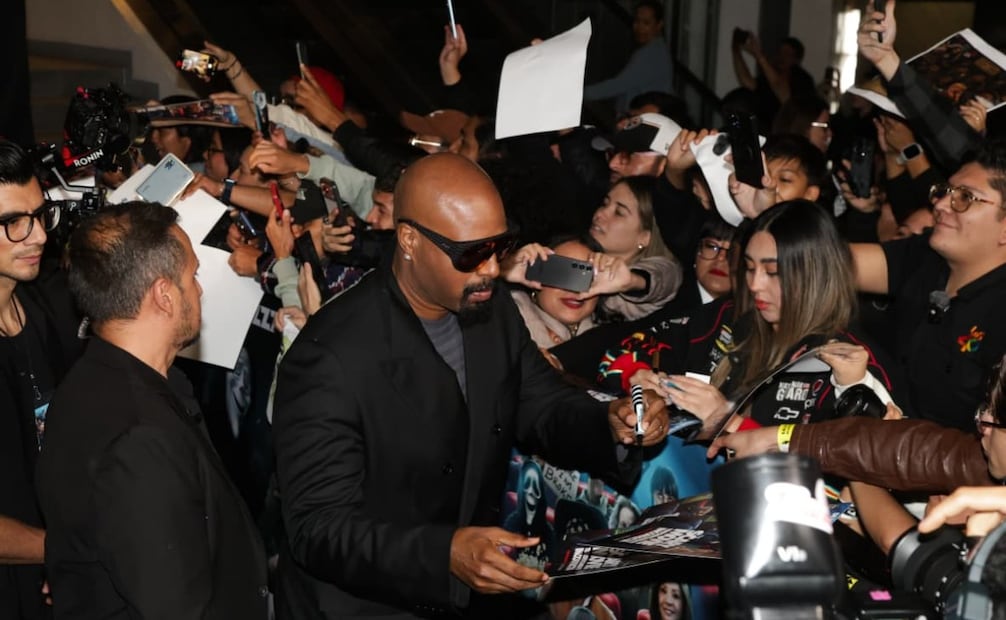 Anna Faris, Marlon Wayans y Shawn Wayans, elenco de "Scary Movie terroríficamente incorrecta", convivieron con fans de la saga en un cine ubicado en plaza Antara en Polanco. FOTO: CARLOS MEJIA/EL UNIVERSAL