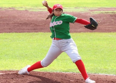 Mexican pitcher breaks sexism barrier