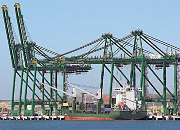 Mexico Feb factory exports fall, non-oil consumer imports rise