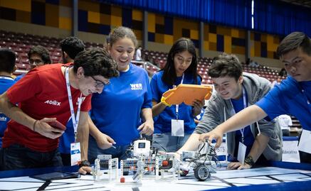 Mexican teams move on to FIRST Robotics Competition finals