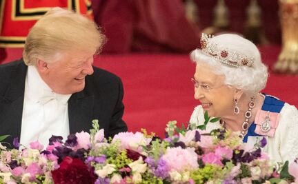 El mensaje oculto en la tiara de rubíes de la reina Isabel II 