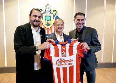 Amaury Vergara descarta que fichar al Chicharito Hernández sea sólo para verder playeras de Chivas