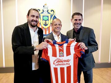 Amaury Vergara descarta que fichar al Chicharito Hernández sea sólo para verder playeras de Chivas