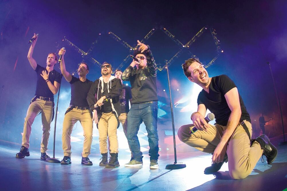 Los artistas cantaron temas como “Enamoradísimo” y “Candela”. (SERGIO. BAUTISTA. EL UNIVERSAL)