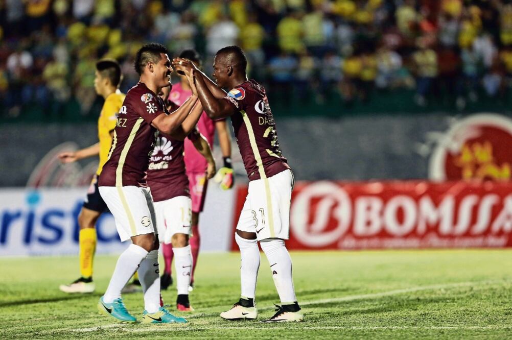 Osvaldo Martínez y Carlos Darwin Quintero aportaron un tanto cada uno en la victoria azulcrema (JORGE PEÑA. IMAGO7)