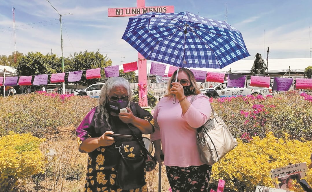 Ayer, la señora Irinea se manifestó en Neza para denunciar la negligencia de las autoridades. Foto: Especial