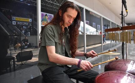 Así es "Color y ritmo", exposición del artista Juan Carlos Del Río, en el Metro Chabacano 