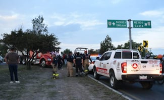 Robo de tractocamión provoca persecución sobre carretera México- Pachuca; varios vehículos resultan dañados