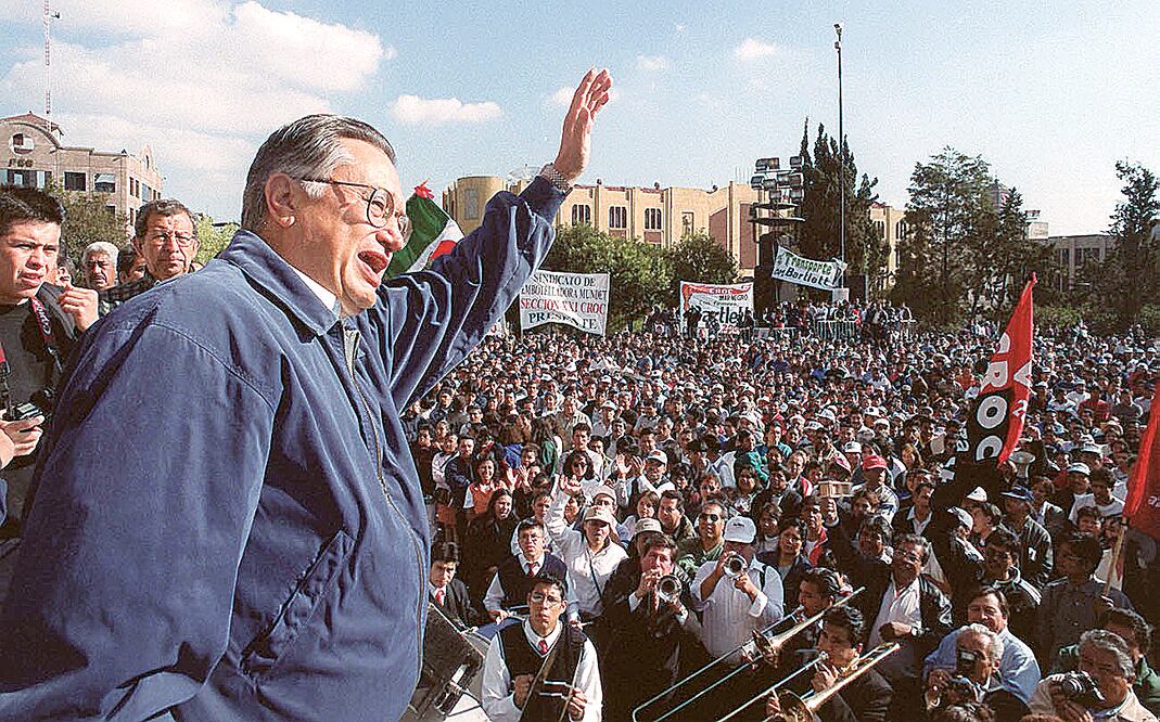 Según el agente retirado de la DEA Héctor Berrellez el ahora senador Manuel Bartlett recibió sobornos del Cártel de Guadalajara para su campaña presidencial. Foto: ARCHIVO EL UNIVERSAL