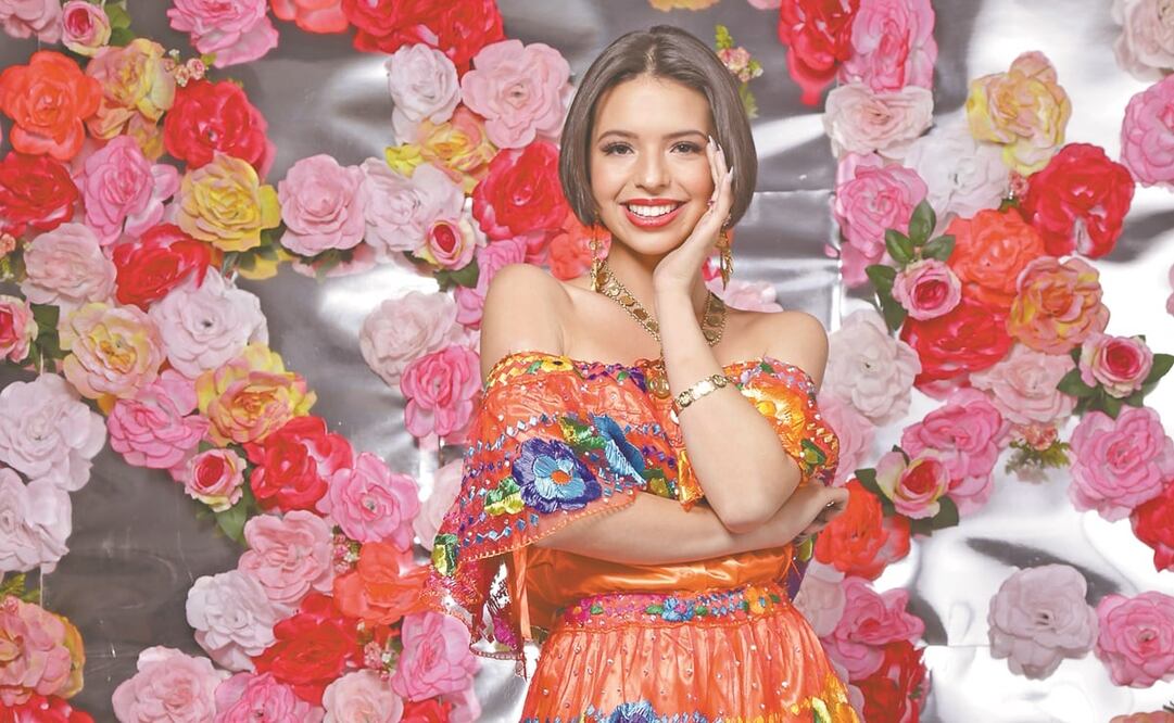 La hija de Pepe Aguilar vuelve a presumir su estilo tan pulcro / Foto:  Archivo El Universal 