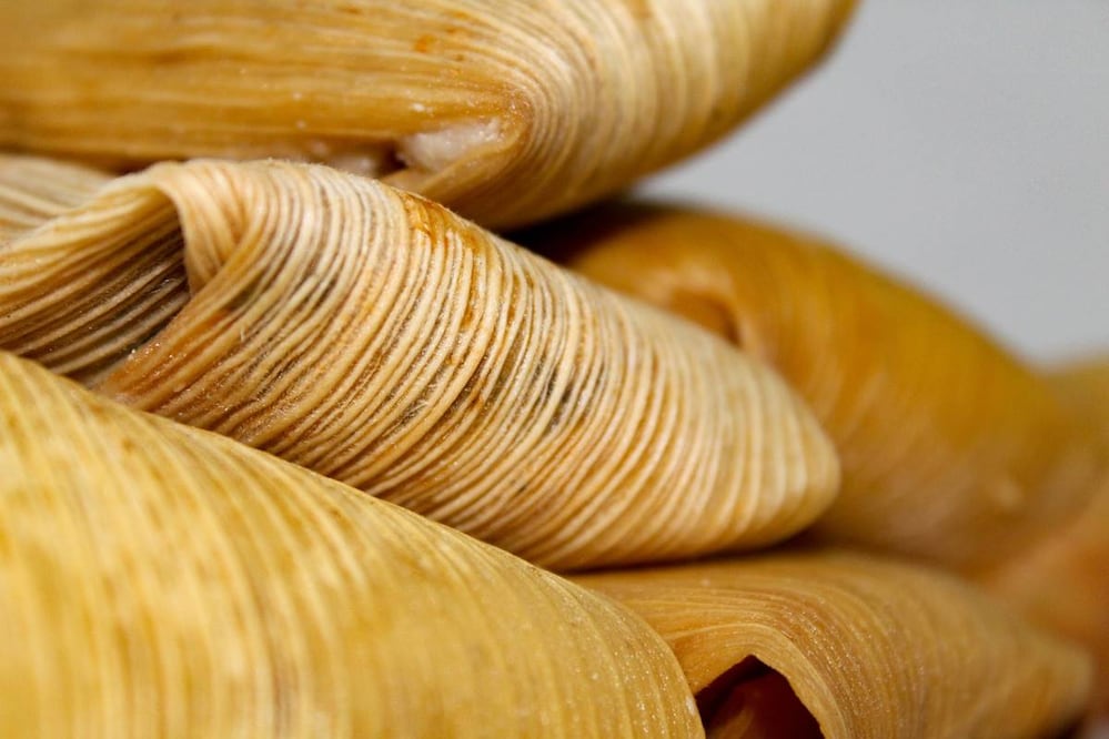 En la CDMX se acostumbra a comer los tamales dentro de un bolillo. Foto: Vicafree / Pixabay