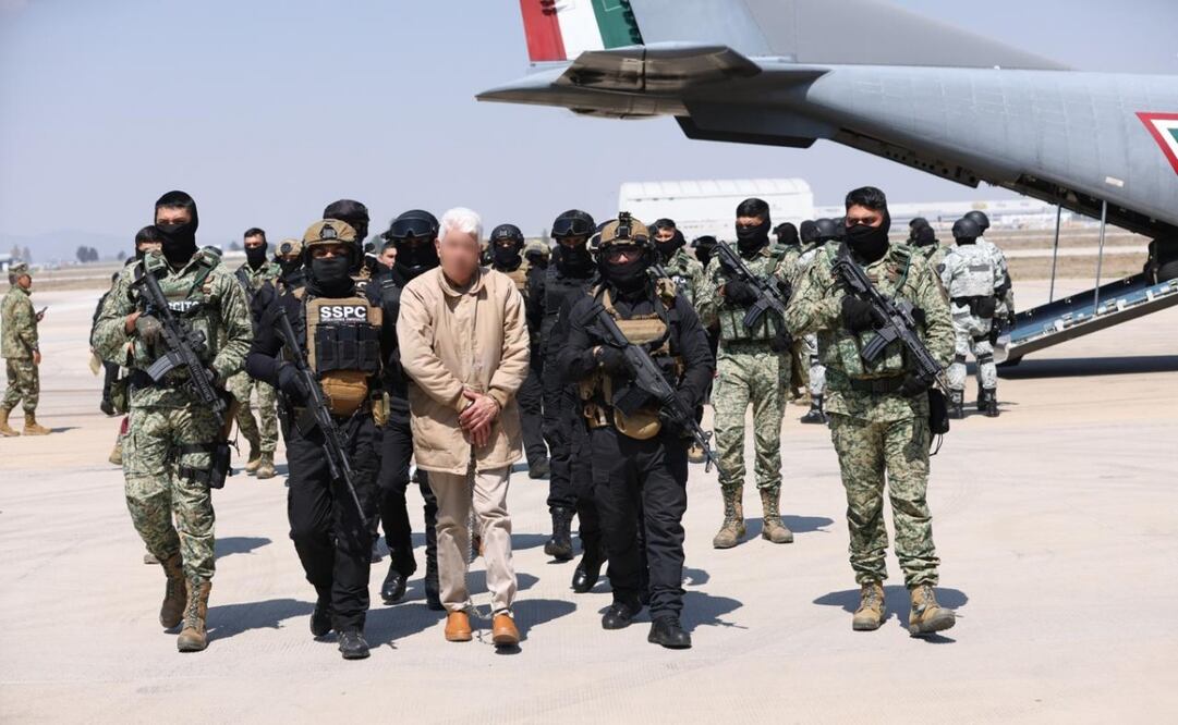 Así fue la entrega de Caro Quintero a los Estados Unidos. Foto: Especial