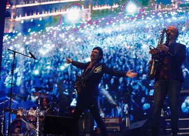 Caifanes enciende al Zócalo con concierto