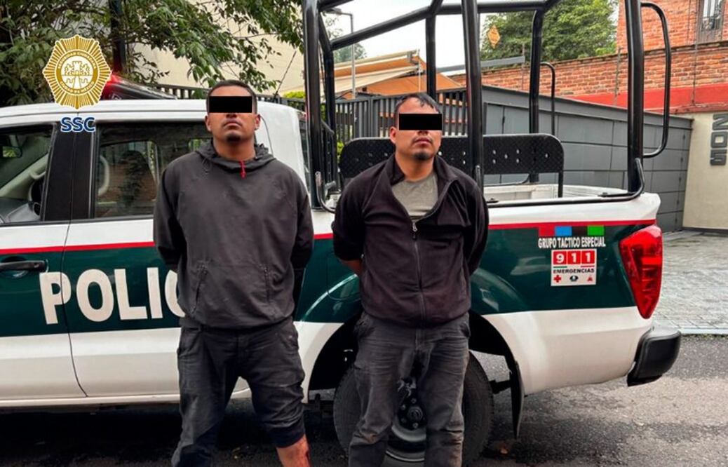 Elementos sectoriales y de la PBI detuvieron a dos sujetos que ingresaron a un domicilio en la colonia Bosques de las Lomas. Foto: Especial