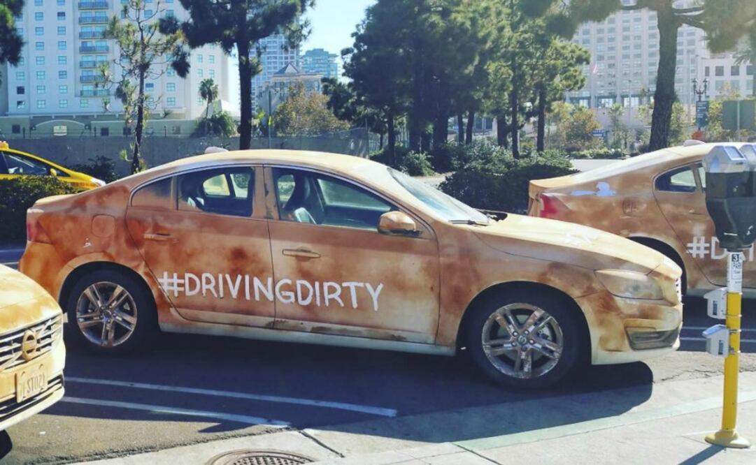 No laves tu auto y sube tu foto a redes sociales 