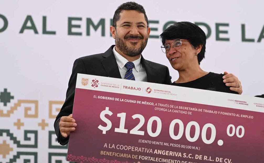 El mandatario refirió que dentro de las políticas implementadas por la actual administración, en materia de fomento al trabajo, están el Seguro del Desempleo, el Seguro de Desempleo Activo y el Empleo Temporal Verde. Foto: Especial