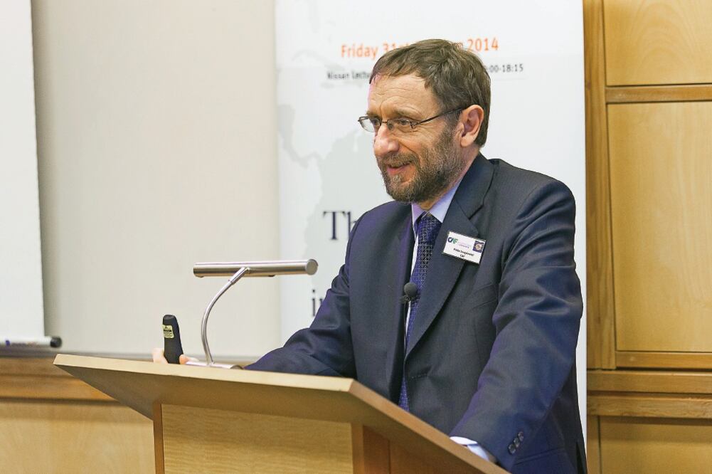 Las empresas españolas, sobre todo las de consultoría, tienen nichos de negocio en todos los países de América Latina, asegura el economista Pablo Sanguinetti (ESPECIAL)