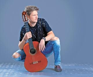 “Aprendí en la tv”: Alexander Acha