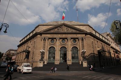 12 chapulines dan el salto de la ALDF