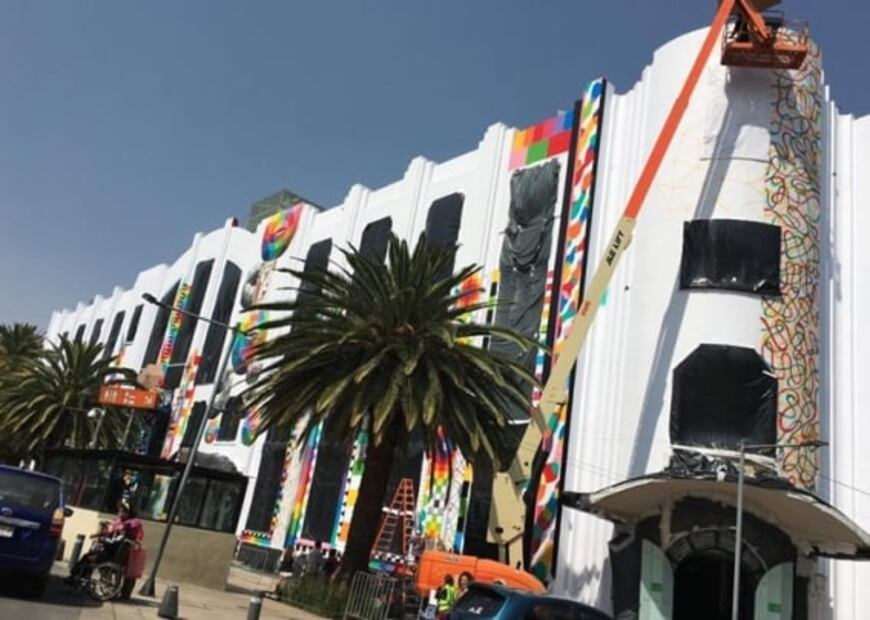 Okuda San Miguel inaugura su inmersivo mundo de ensueño en el Frontón México