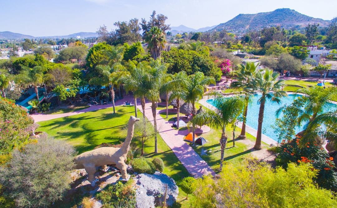 Los dinosaurios esperan por ti en el parque acuático Valle Paraíso. Foto: Valle Paraíso