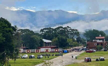Rinden homenaje a la maestra Fabiola, asesinada en Putla de Guerrero; comunidad estudiantil exige justicia
