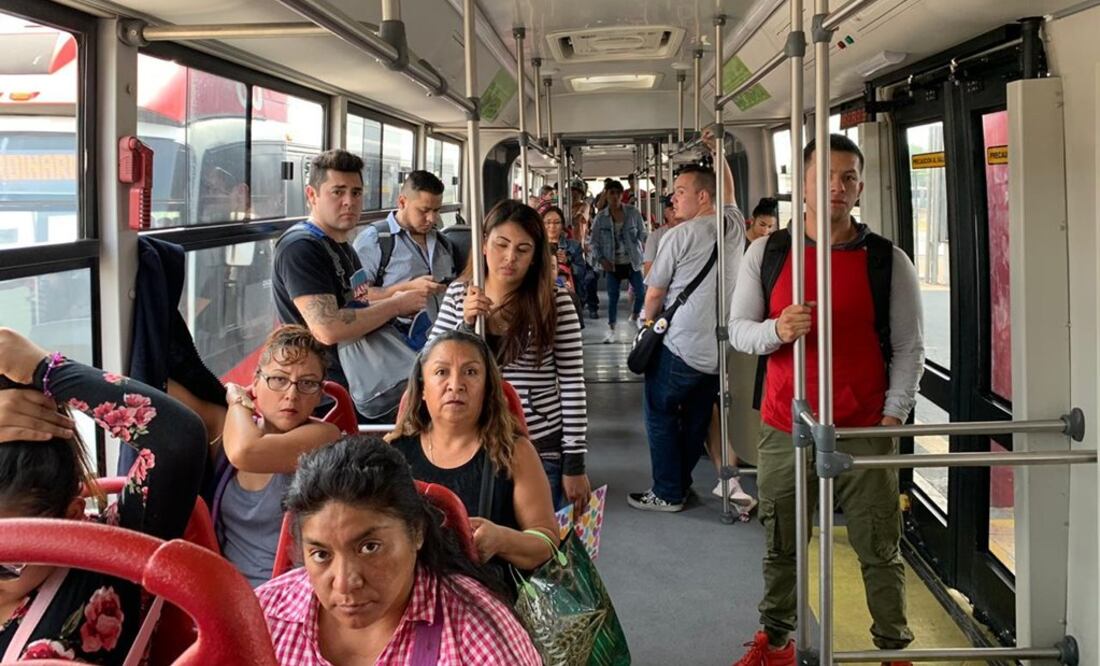 La gobernadora Delfina Gómez y el secretario de Movilidad, Daniel Sibaja anunciaron que a partir del primero de julio será gratis el viaje de Mexibús y Mexicable para adultos mayores, personas con discapacidad y los niños de cero a 5 años. Foto: EL UNIVERSAL